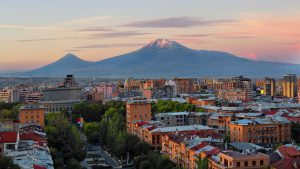 وان یا ایروان؟ برای مسافرت ارزان کدام بهتر است؟
