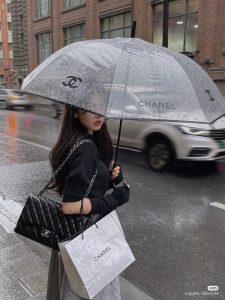 قیمت محصولات برند Chanel